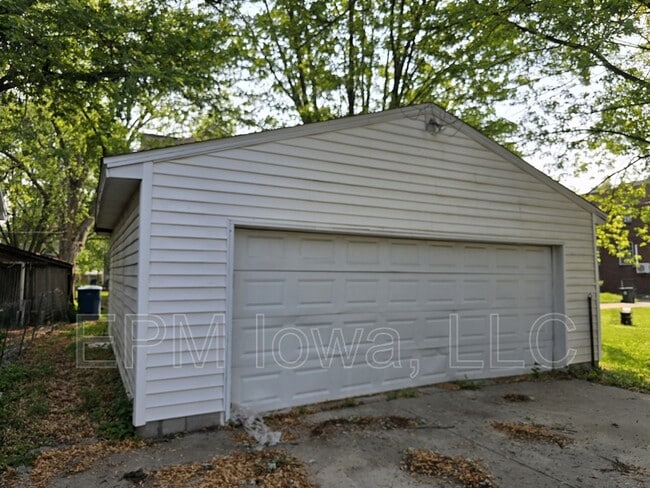 422 Baltimore St in Waterloo, IA - Building Photo - Building Photo