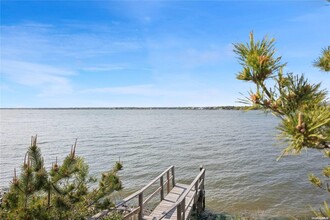 298 Dune Rd in Westhampton Beach, NY - Building Photo - Building Photo