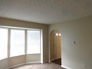 7066 Bryemar Dr in Reynoldsburg, OH - Building Photo - Building Photo