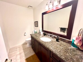 29028 Hollow Oak Ct in Agoura Hills, CA - Building Photo - Building Photo