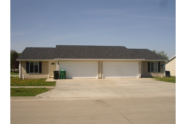 W Steenhoek St in Prairie City, IA - Foto de edificio - Building Photo