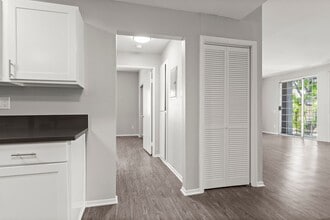Kester View in Van Nuys, CA - Building Photo - Interior Photo