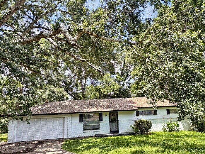 742 Heather Ln in Jackson, MS - Building Photo