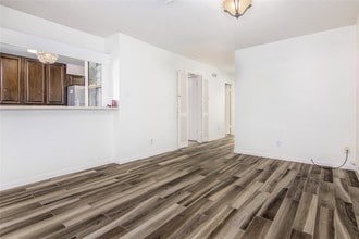 4800 Palmetto St in Bellaire, TX - Building Photo - Building Photo