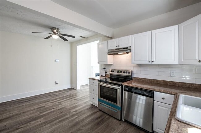 404 Paines Ave NW in Atlanta, GA - Building Photo - Building Photo