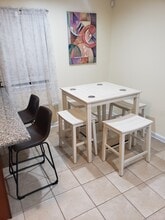1735 King Dr, Unit Apartment in New Orleans, LA - Foto de edificio - Building Photo