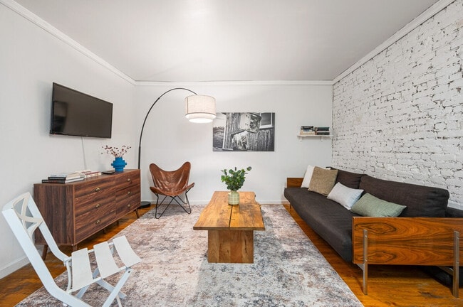 320 W 30th St in New York, NY - Building Photo - Building Photo