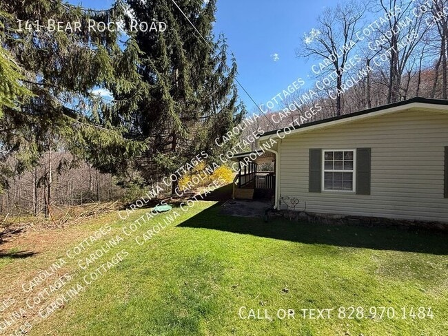 141 Bear Rock Rd in Hendersonville, NC - Building Photo - Building Photo