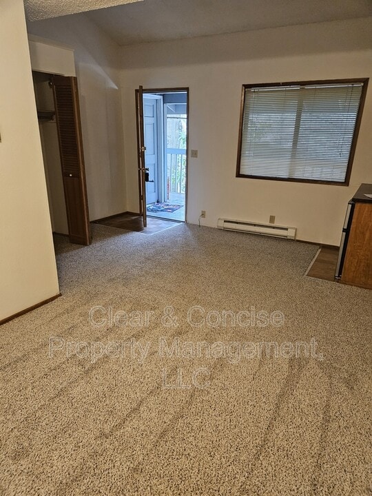 411 W 15th Ave in Eugene, OR - Building Photo