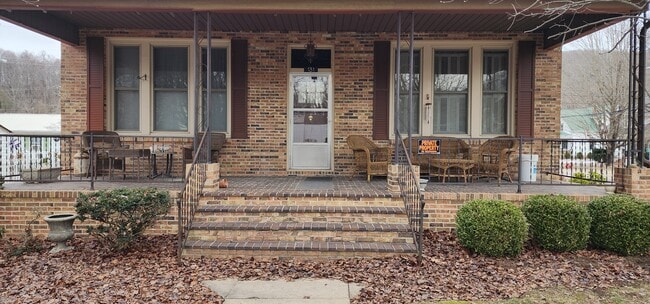 131 E Laurel Ave in Damascus, VA - Building Photo - Building Photo