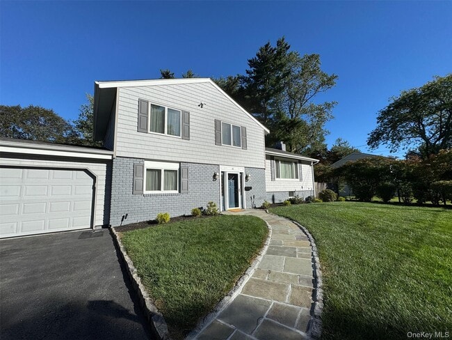 11 Country Ridge Dr in Rye Brook, NY - Building Photo - Building Photo