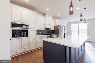 9733 Braidwood Ter in Frederick, MD - Building Photo - Building Photo