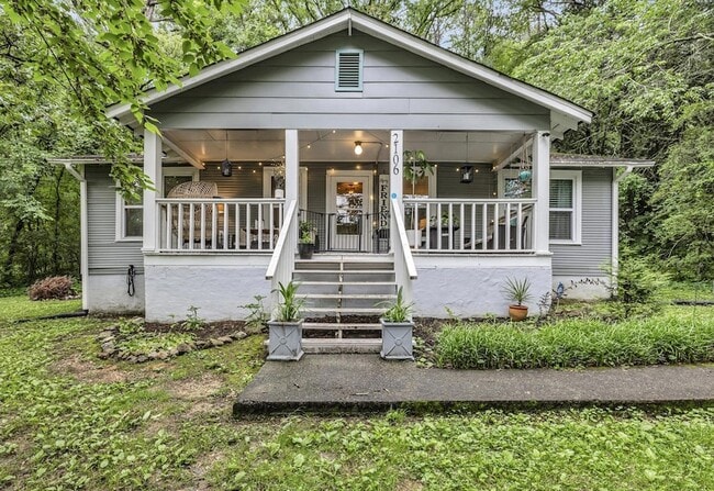 property at 2106 Tunnel Blvd