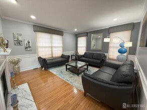 2 Hampshire Pl in Monroe Township, NJ - Building Photo - Building Photo