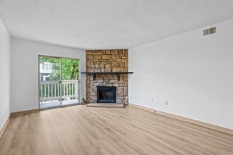 4400 S Quebec St in Denver, CO - Building Photo - Building Photo