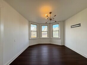 181 Myrtle Ave, Unit 2 in Jersey City, NJ - Foto de edificio - Building Photo