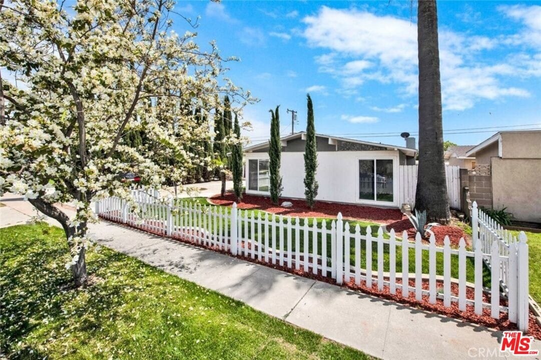5804 Los Ranchos Dr in Buena Park, CA - Building Photo