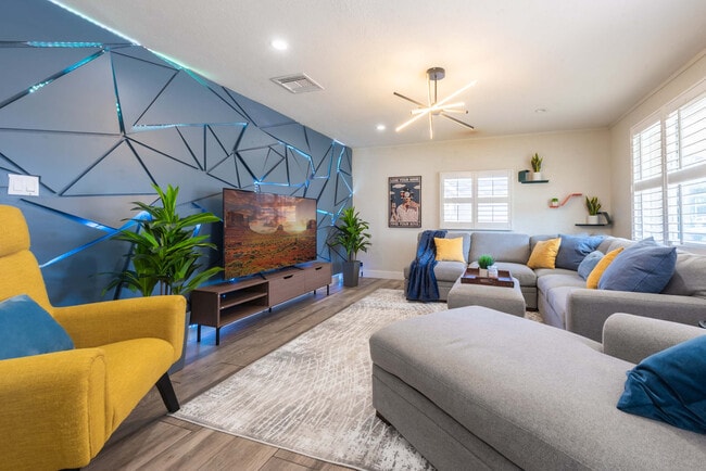 property at 3502 E Crocus Dr
