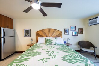 75-5776-5776 Kuakini Hwy in Kailua Kona, HI - Building Photo - Building Photo