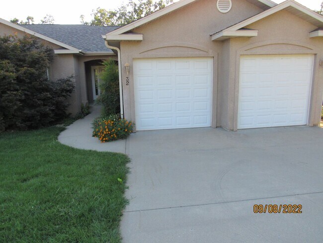 32 Belmont Dr in Camdenton, MO - Building Photo - Building Photo