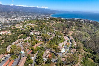 986 Miramonte Dr in Santa Barbara, CA - Building Photo - Building Photo