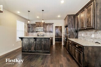 402 Meadowlark Dr in Raymore, MO - Building Photo - Building Photo