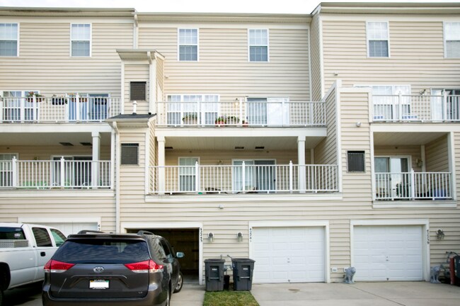 42243 Black Rock Terrace in Aldie, VA - Building Photo - Building Photo