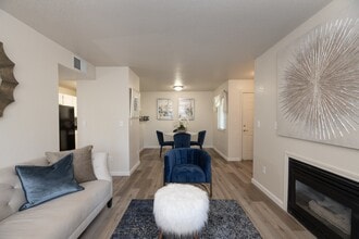 Autumn Oaks Apartments in Roseville, CA - Building Photo - Building Photo