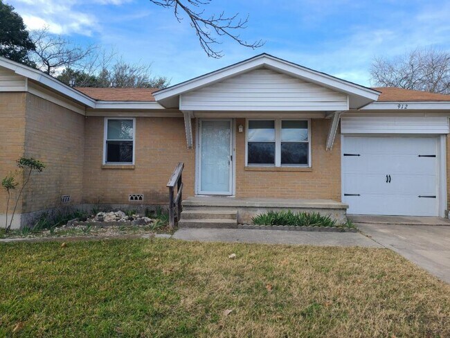 property at 912 S 23rd St