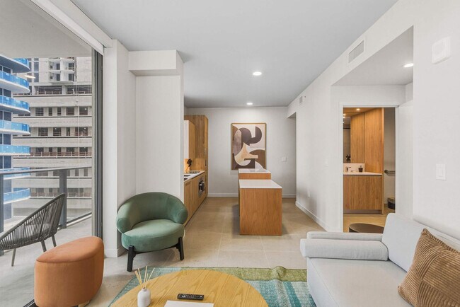 11 NE 6th St, Unit SI FL6-ID1471176P in Miami, FL - Building Photo - Building Photo