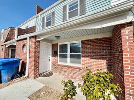 5824 Pickering St in Virginia Beach, VA - Building Photo