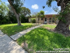 318 Sprucewood Ln in San Antonio, TX - Building Photo - Building Photo