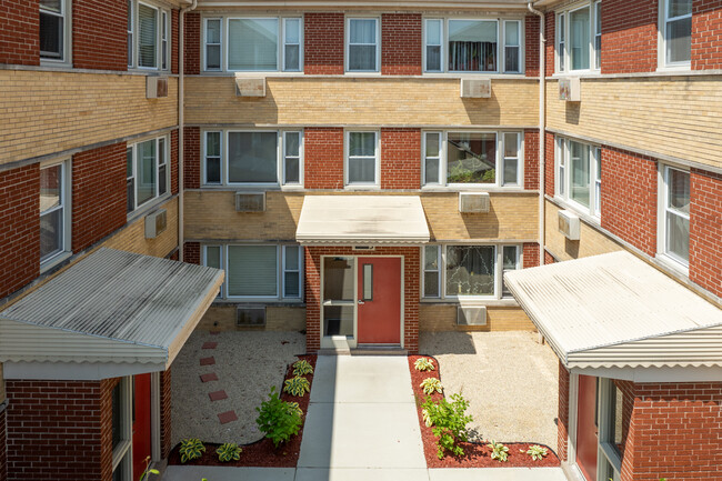 Coachlight Courts in Forest Park, IL - Foto de edificio - Building Photo