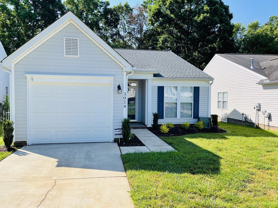 3029 Salmon River Dr in Monroe, NC - Building Photo