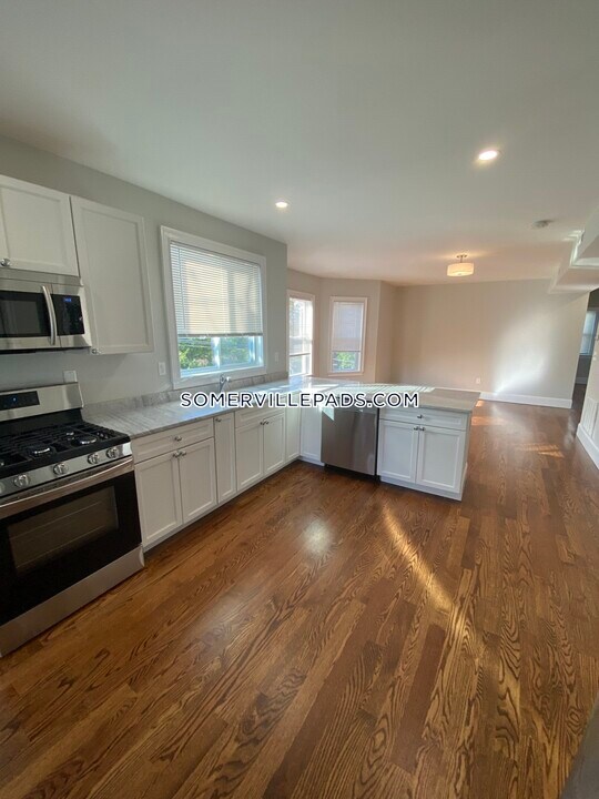 3-5 Hamilton Rd. in Somerville, MA - Building Photo
