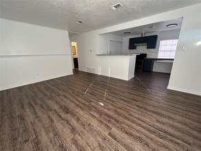805 28 1/2 St in San Leon, TX - Building Photo - Building Photo