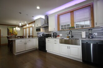 5052 N Parkside Ave in Chicago, IL - Building Photo - Building Photo