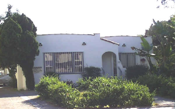 520 E Windsor Rd in Glendale, CA - Building Photo