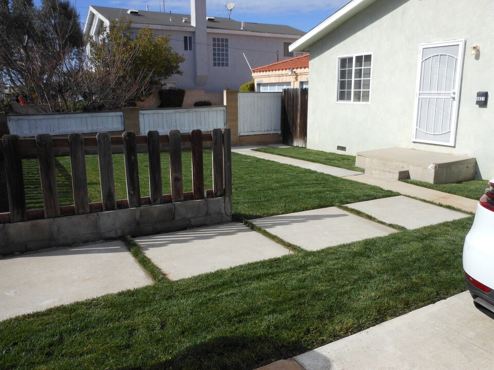 4421 W 169th St in Lawndale, CA - Building Photo