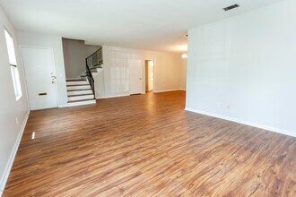 1815 Van Wert Ave-Unit -7 in Jacksonville, FL - Building Photo - Building Photo
