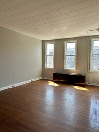 1907 Division St photo'