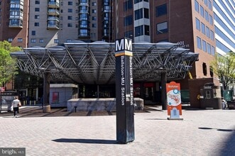 851 N Glebe Rd, Unit 214 in Arlington, VA - Building Photo - Building Photo