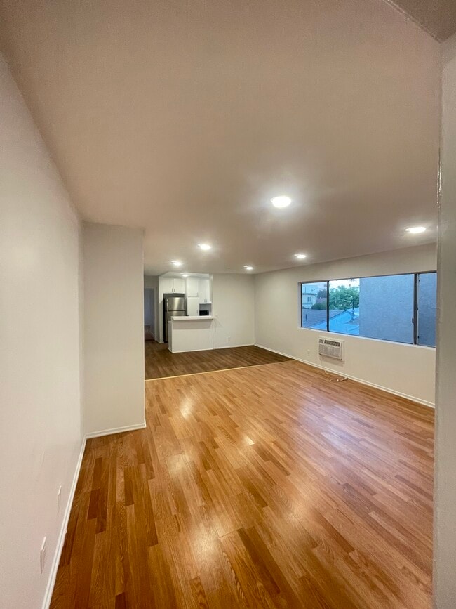 5564 Homeside Ave, Unit 3