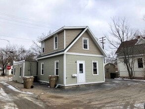 2645 Milwaukee St in Madison, WA - Foto de edificio - Building Photo
