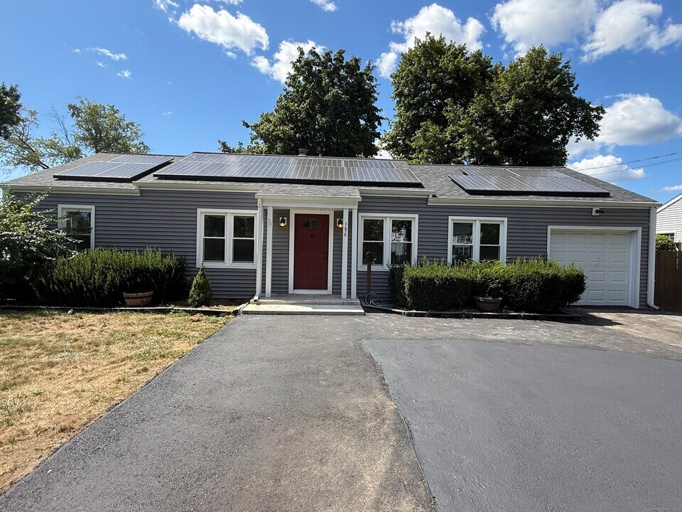 194 Courtland Ave in Stamford, CT - Building Photo