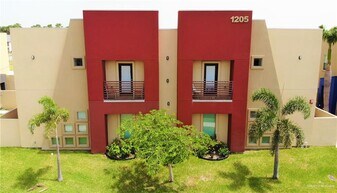 30 W Daffodil Ave in McAllen, TX - Building Photo