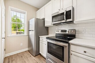 319 Commons Dr in Holly Springs, NC - Building Photo - Building Photo