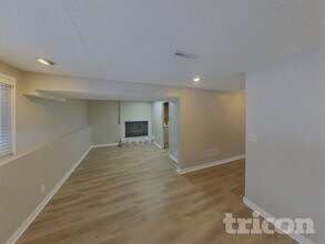 1442 Laurel Ave in St. Paul Park, MN - Foto de edificio - Building Photo