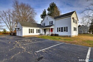 5160 Madison Ave in Trumbull, CT - Building Photo