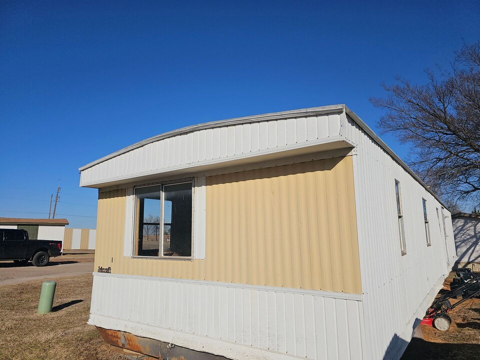 21186 SE 29th St in Harrah, OK - Building Photo